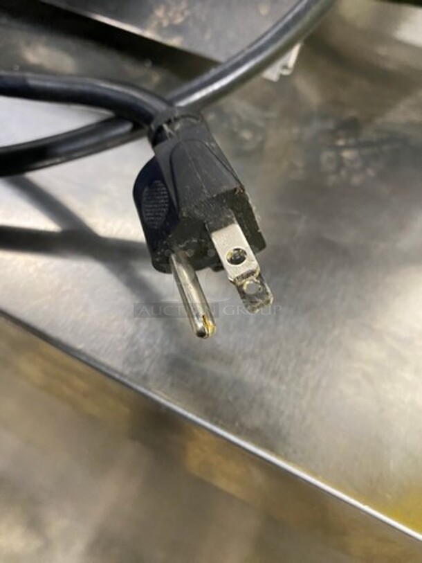 LATE MODEL! 2020 Templeton Commercial Countertop Microwave Oven! All Stainless Steel! Model: AFAGMW002 SN: 5S200400213 120V - Image 8 of 8