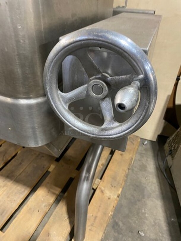 Groen Commercial Gas Powered Skillet/Braising Pan! All Stainless Steel! On Legs! - Image 6 of 10