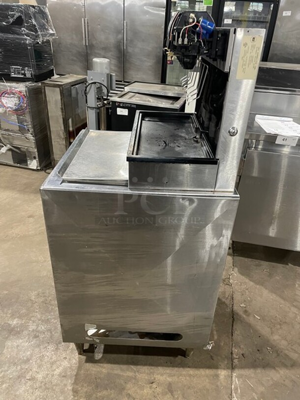Cornelius Commercial 8 Tap Soda Dispenser! With Reach In Ice Well! All Stainless Steel! On Legs! Model: CB2323A SN: 7401021KD221! - Image 3 of 9