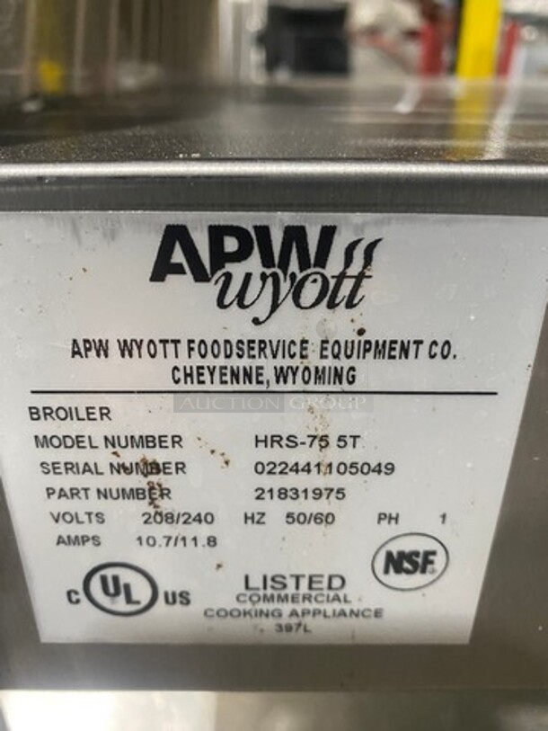 APW Wyott Commercial Countertop Hot Dog Roller Grill! All Stainless Steel! On Legs! Model: HRS755T SN: 022441105049 208/240V 60HZ 1 Phase - Image 5 of 11