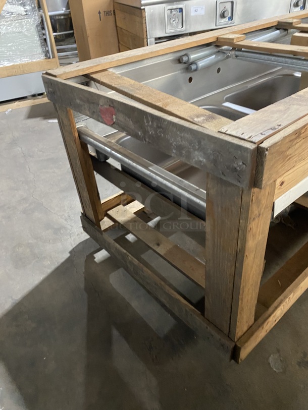 BRAND NEW! EAGLE 3 Compartment Dishwashing Sink!  W/ Right side Drainboard! Heavy Gauge! On Casters! Model 412-24-3-24R Serial 0909241243 - Image 3 of 9