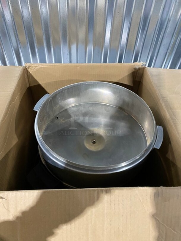 West Bend! Commerical Hot Water Dispenser! - Image 3 of 11