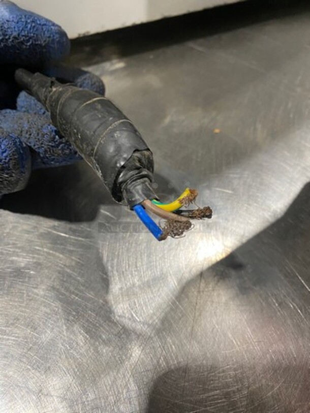 La Prestigiosa Commercial Countertop Pasta Molder! Model: 2000 - Image 9 of 9