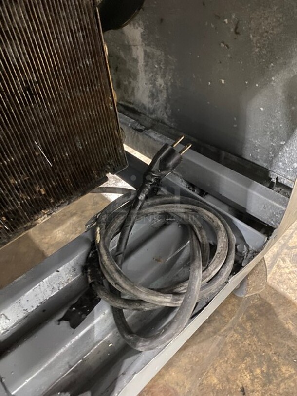 Leader Commercial Refrigerated Lowboy/Work Top Cooler! With 2 Door Refrigerated Storage Underneath! With Stainless Steel Body! On Casters! 115V 1 Phase! Model: DR48 S/C SN: PS121452! - Image 8 of 8