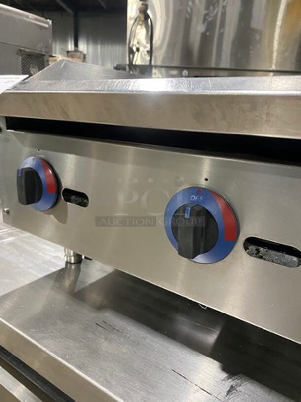 APW Commercial Countertop Natural Gas Powered Flat Top Griddle! With Back And Side Splashes! All Stainless Steel! On Small Legs! - Image 6 of 7