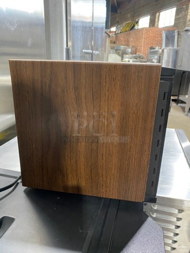 White Westing House Countertop Microwave! Model: KM4B5LXM2KLM28540 SN: 033283 120V - Image 3 of 8