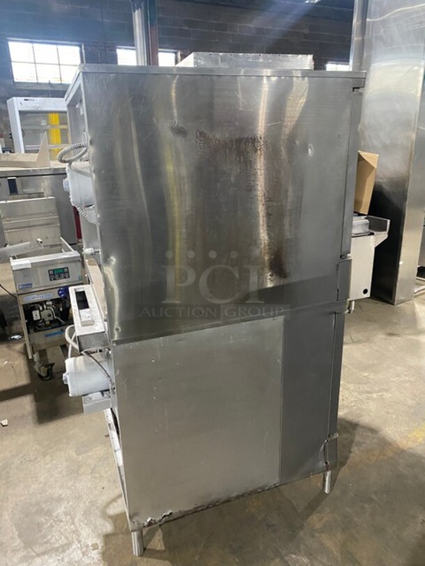 Blodgett Stainless Steel Commercial Gas-Powered Full-Size Convection Ovens w/ Solid Doors and Thermostatic Controls! 2X Your Bid Makes One Unit! - Image 4 of 9