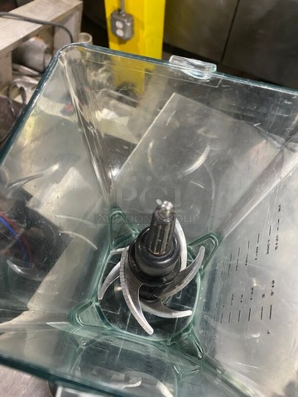 Ninja Countertop Professional Blender! Model: BL77130 120V - Image 5 of 9