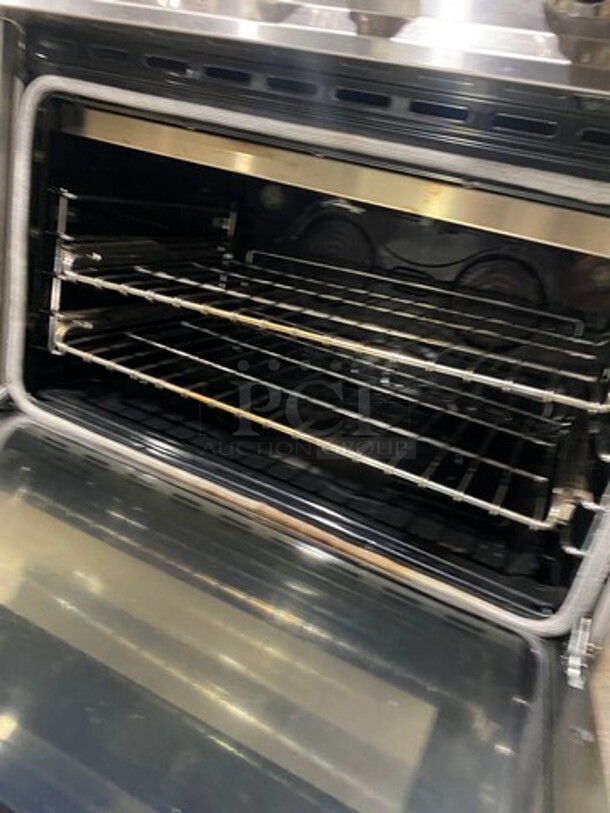 AWESOME! ZLINE Gas Powered 4 Burner Stove! With Oven Underneath! Stainless Steel! On Legs! MODEL RG30
Serial 20071176060  - Image 7 of 11