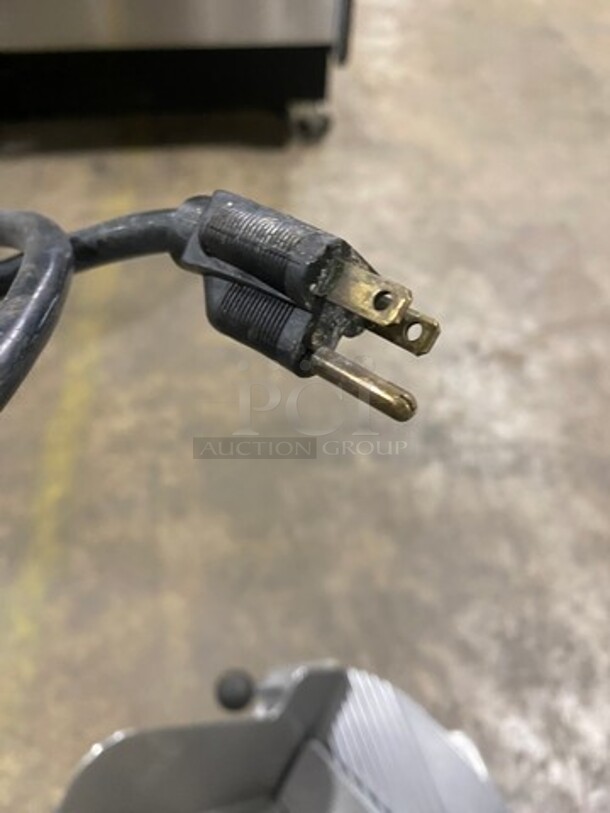 Sweet! Berkel Heavy Duty Commercial 12 Inch Blade Meat & Cheese Slicer! 115V 1 Phase!  - Image 7 of 7