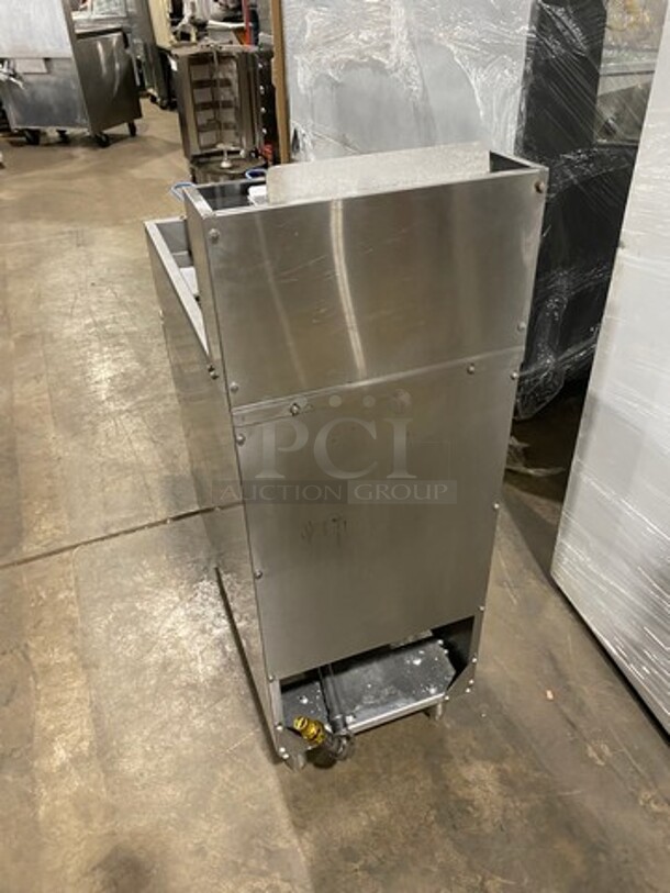 Atosa Commercial Natural Gas Powered Deep Fat Fryer! With 2 Metal Frying Baskets! All Stainless Steel! On Legs! - Image 4 of 9