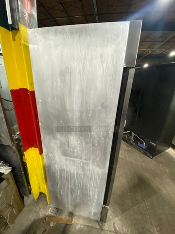 True Commercial 2 Door Reach In Cooler! Poly Coated Racks! All Stainless Steel! Model: T49 SN: 6950022 115V 60HZ 1 Phase - Image 3 of 9
