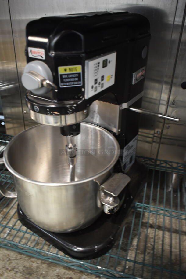 Avantco 177MIX8BK Metal Countertop 8 Quart Planetary Dough Mixer w/ Metal Mixing Bowl and Paddle Attachment. 120 Volts, 1 Phase. Tested and Working!
