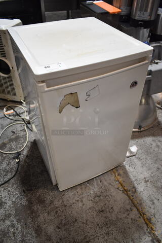 Igloo FRF323 Metal Mini Cooler. 115 Volts, 1 Phase. Tested and Working!