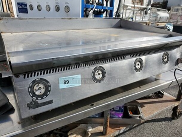 Star Ultra-max 48" Griddle(2 broken knobs) - Image 1 of 4