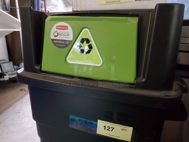 RUBBERMAID Trash Can  - Image 3 of 3