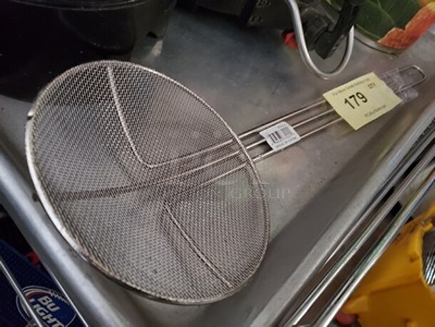 Round Wire Skimmer - Image 2 of 2