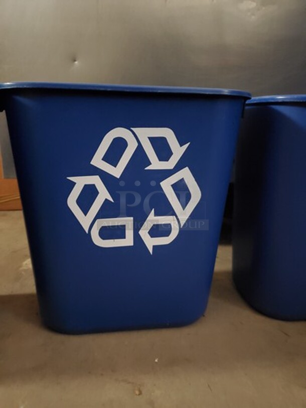 Recycling Trash Container