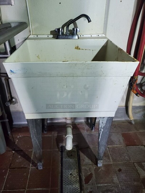 Laundry Tub Sink with Steel Legs