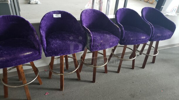 Lot of 5 Chairs

(Location 2)