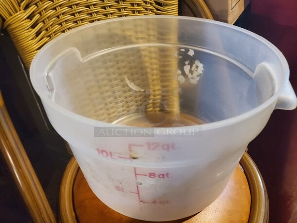 Clear Round Food Storage Container - Image 5 of 5