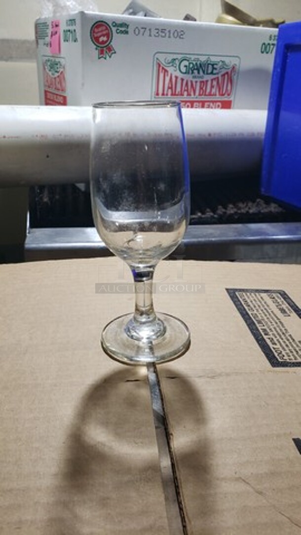 Lot of 36 Glasses - Image 1 of 1