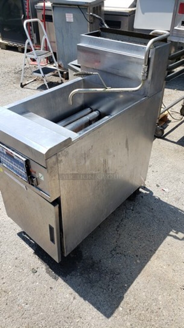 Frymaster High Efficiency Common Cabinet Fryer w/ Filter! Natural gas! - Image 6 of 8