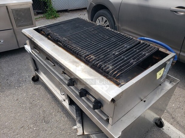 American Range Charbroiler, Natural Gas! All Knobs are included. Stainless Steel Stand not included. - Image 2 of 5