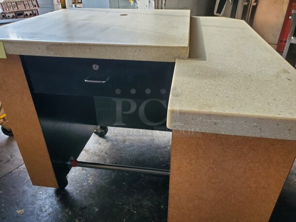Work Counter W/ a drawer on casters! - Image 5 of 5