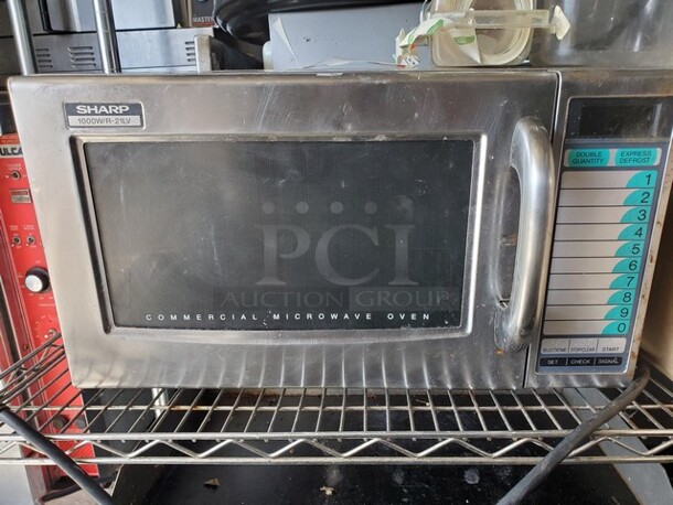 SHARP R-21LVF Commercial Microwave Oven 1000W/R 120V 20WX15DX12H - Image 2 of 5