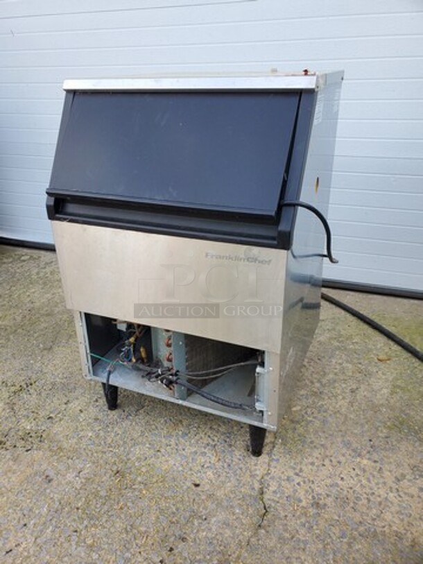 Franklin Chef FIM200 Ice machine|115V|Missing cover|24"X25"X39"|Working! - Image 2 of 4