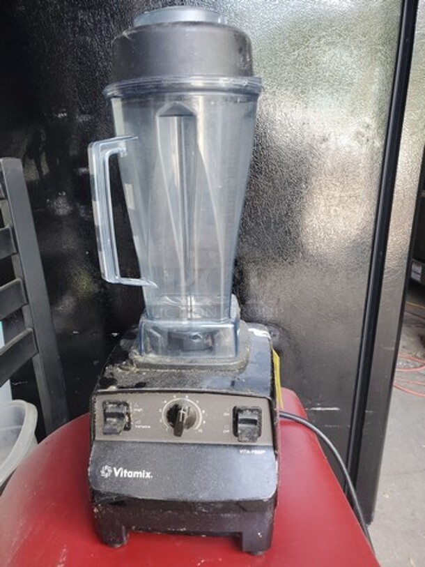 Vitamix VM0101 Commercial blender Tested & Working! - Image 1 of 6