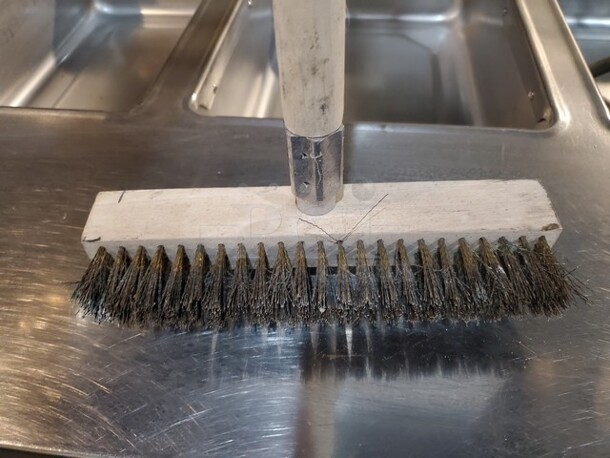 Stainless Steel Bristle Grill / Charbroiler Brush - Image 4 of 4