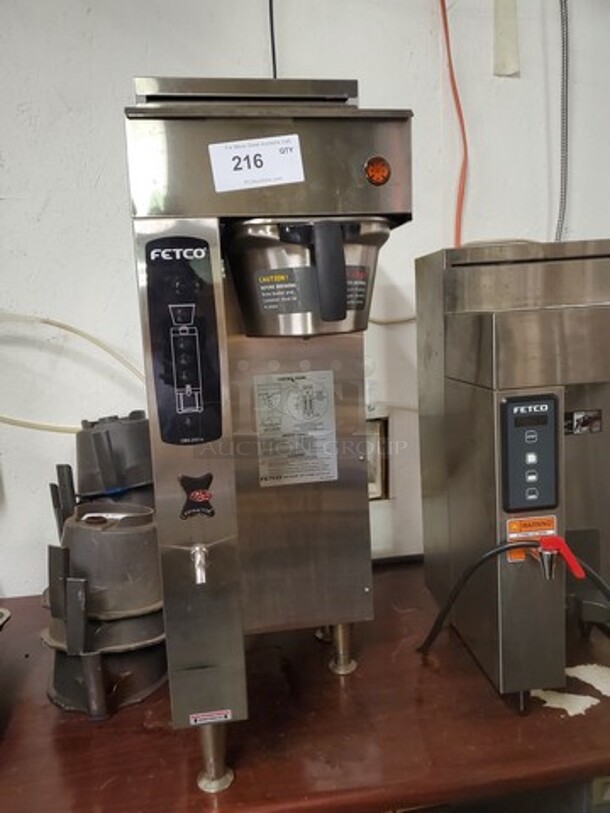 Fetco CBS-2051e Extractor Single Station 1 Gallon Coffee Brewer 120V - Image 1 of 4