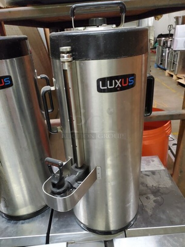 Fetco Luxus Stainless Steel 1.5 Gallon Coffee Dispenser BIDX3 - Image 2 of 2