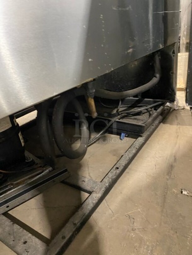 True Commercial 2 Door Reach In Cooler! Poly Coated Racks! All Stainless Steel! Model: T49 SN: 6950022 115V 60HZ 1 Phase - Image 10 of 10