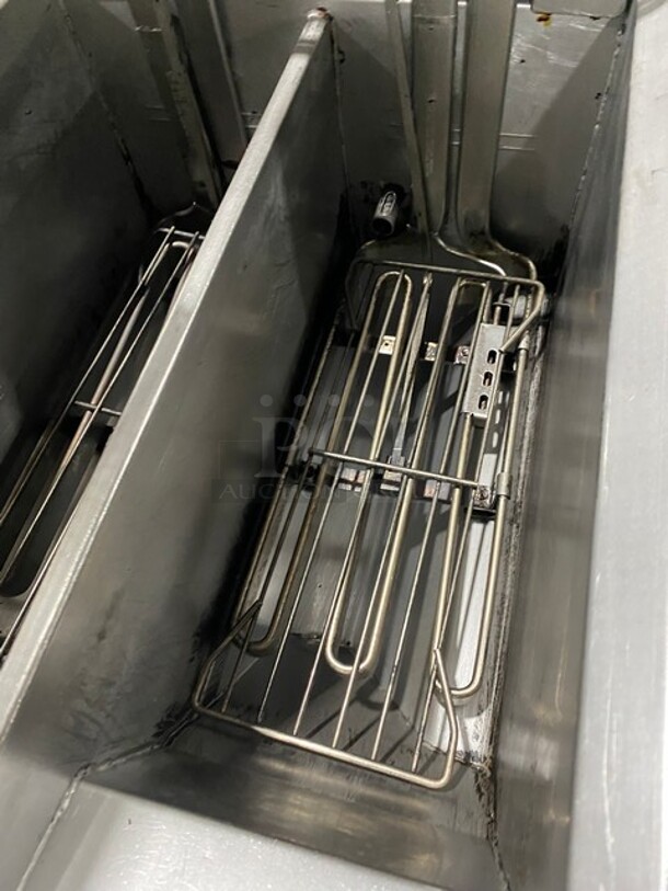 Frymaster Commercial Electric Powered Split Bay Deep Fat Fryer! With Metal Frying Baskets! All Stainless Steel! On Casters! Working When Removed! Model: RE1142SE SN: 1508NA0057! 208V 60HZ 3 Phase! - Image 6 of 10