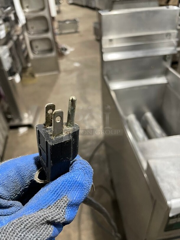 WOW! Pitco Commercial Natural Gas Powered Pasta Cooker! Solstice Supreme Edition! All Stainless Steel! With Dormont Quick Disconnect Gas Hose! On Casters! 115V! Model: SSPG14 SN: G16BA008760! Working When Removed! - Image 7 of 12