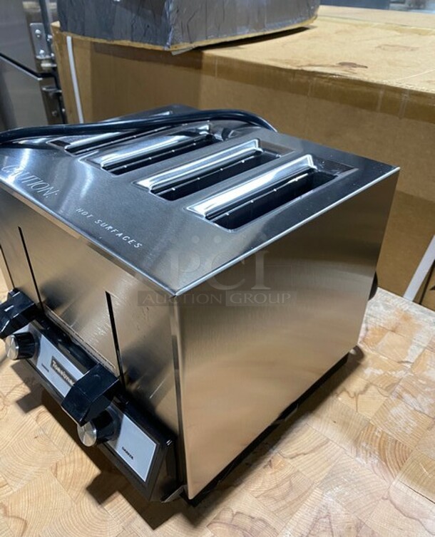 BRAND NEW IN BOX! Toastmaster Commercial Pop -up Toaster!  MODEL TP409WH SN:TP4090320A0059 120v 1PH! Working!  - Image 6 of 11