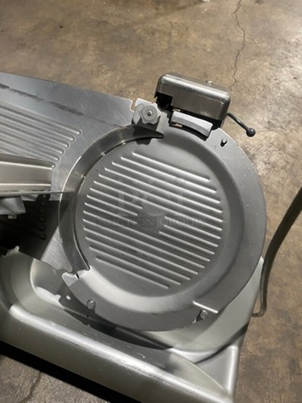 Hobart Commercial Countertop Deli/ Meat Slicer! All Stainless Steel! WORKING WHEN REMOVED! Model: 2812 SN: 561314514 120V 60HZ 1 Phase - Image 5 of 9