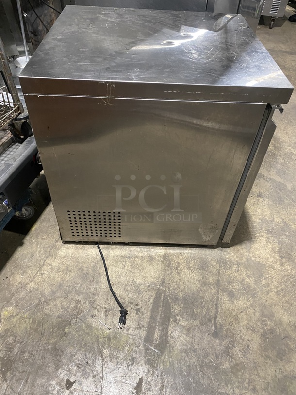 Avantco All Stainless Steel Lowboy/Worktop Cooler! MODEL:178TUC27R 115V SN:6351250114110118! Working When Removed! - Image 2 of 8