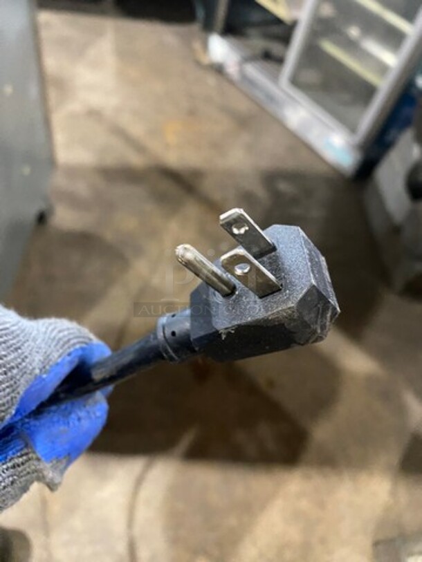 Turbo Air Commercial Single Door Reach In Refrigerator! With Poly Coated Racks! All Stainless Steel! On Casters! Model: M3R241 SN: M3R2L8Z083 115V 60HZ 1 Phase - Image 9 of 9