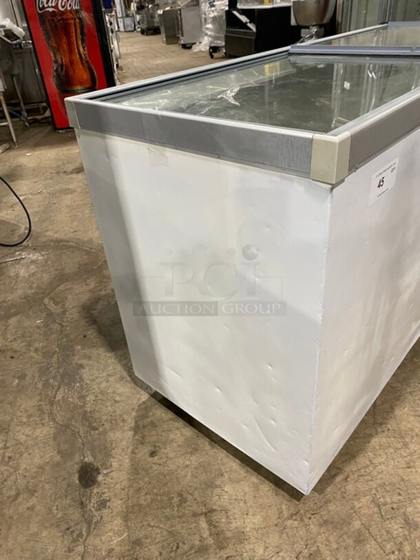 Vestfrost Commercial Ice Cream Freezer Merchandiser! With 2 Sliding Top Doors! Model SCF1710 Serial 20092424877! 115V! - Image 2 of 7