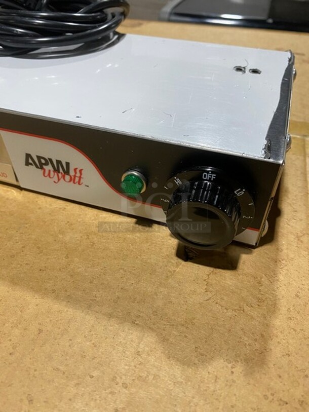 NEW! APW Wyott Heat Lamp With Infinite Control! MODEL FD42 SN:8025821090023 230v 1PH! Working! - Image 5 of 8