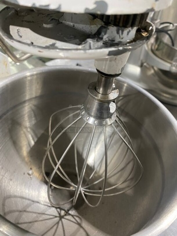 Kitchen Aid Countertop Planetary Mixer! With Mixing Bowl! With Whisk Attachment! Model: KM25G SN: WT1826164 120V - Image 7 of 8