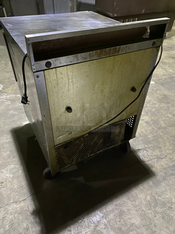 True Commercial Refrigerated 2 Drawer Worktop Lowboy! With Backsplash! All Stainless Steel! Model: TWT27D2 SN: 7474826 115V 60HZ 1 Phase - Image 4 of 8