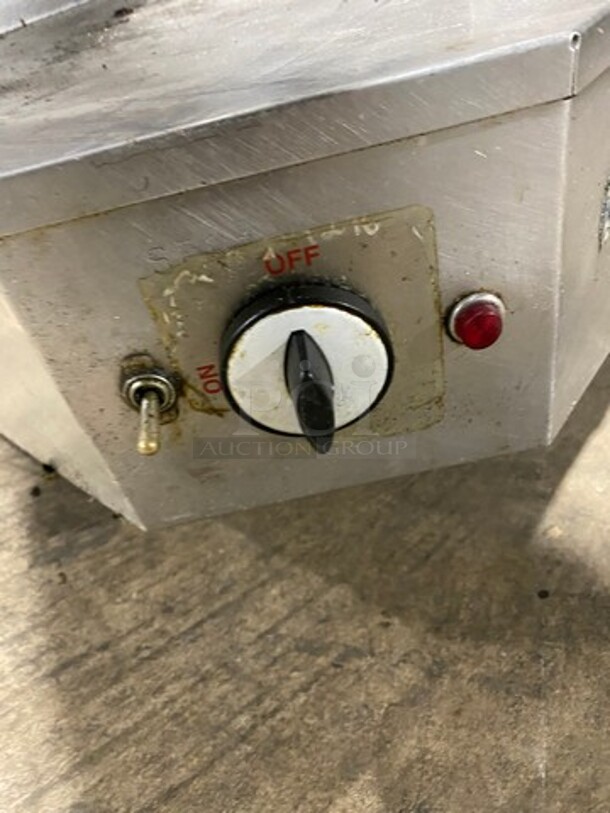 Auto Doner Commercial Countertop Natural Gas Powered Vertical Broiler Gyro Machine! All Stainless Steel! Model: G300 SN: 34296 - Image 6 of 10