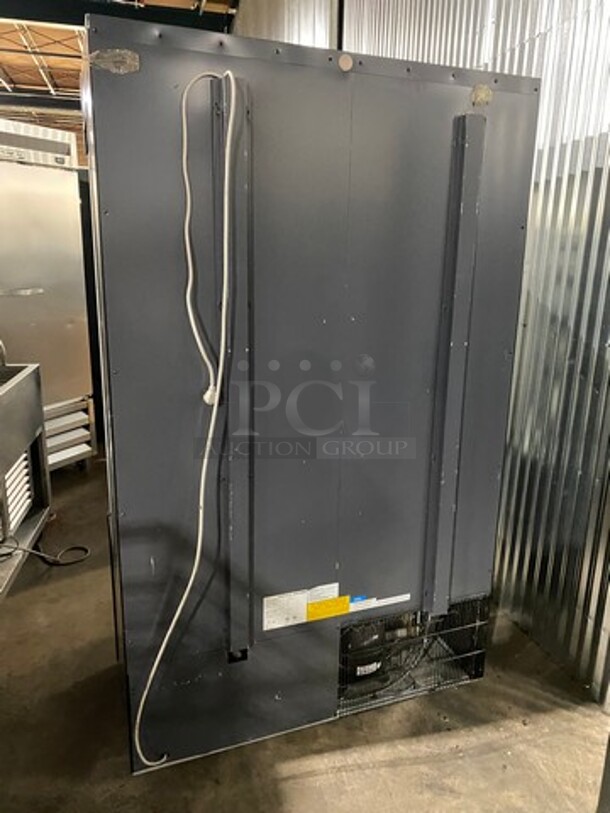 AHT Commercial Refrigerated Open Grab-N-Go Case Merchandiser! With View Through Sides! Model: GDXLS SN: 32158100000352 110/120V 60HZ 1 Phase - Image 3 of 8