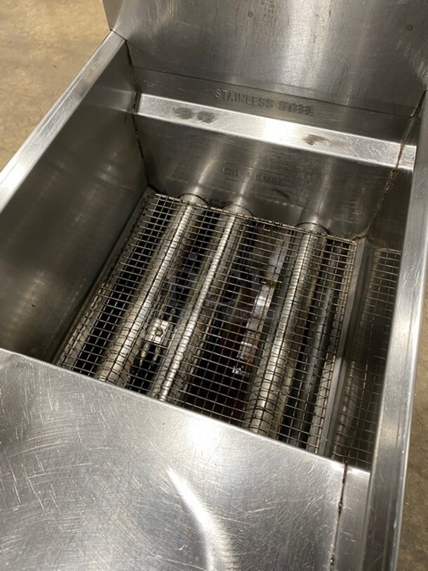 American Range Commercial Natural Gas Powered Deep Fat Fryer! With Backsplash! All Stainless Steel! On Legs!  - Image 6 of 9