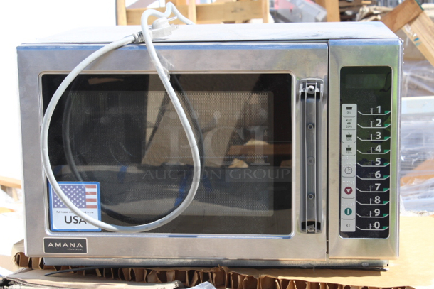 BRAND NEW SCRATCH & DENT! Amana RCS10TS Stackable Commercial Microwave with Push Button Controls - 120V, 1000W. LOOKS BRAND NEW!! OUT OF ORIGINAL PACKAGING!! 22x19x13-7/8 - Image 2 of 6